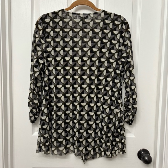 Alfani Asymmetrical Monochrome Geometric Long Sleeve Blouse - Picture 7 of 8